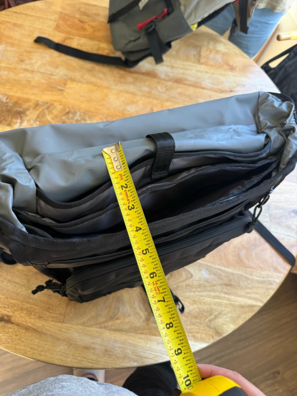 Chrome Industries messenger/backpack hybrid (Barragestyle) - Picture 3 of 11